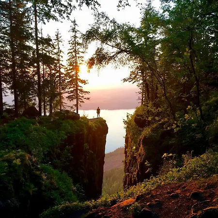 ホテル サンドォルデン スンボレン