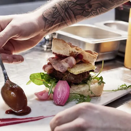 ホテル サンドォルデン スンボレン